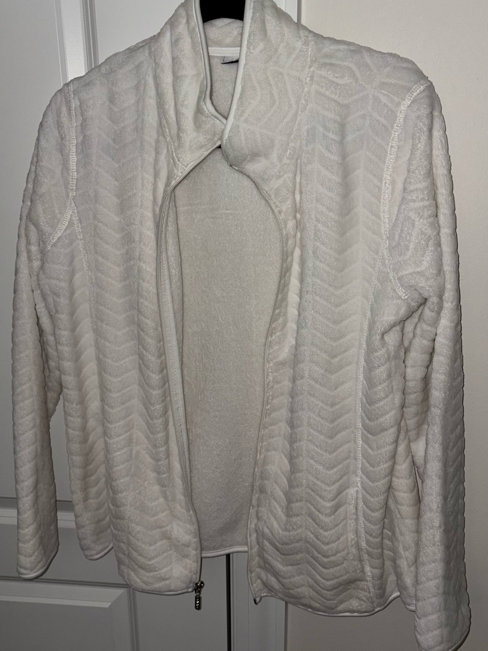 Cozy White Women's Zip-Front Sweater Jacket